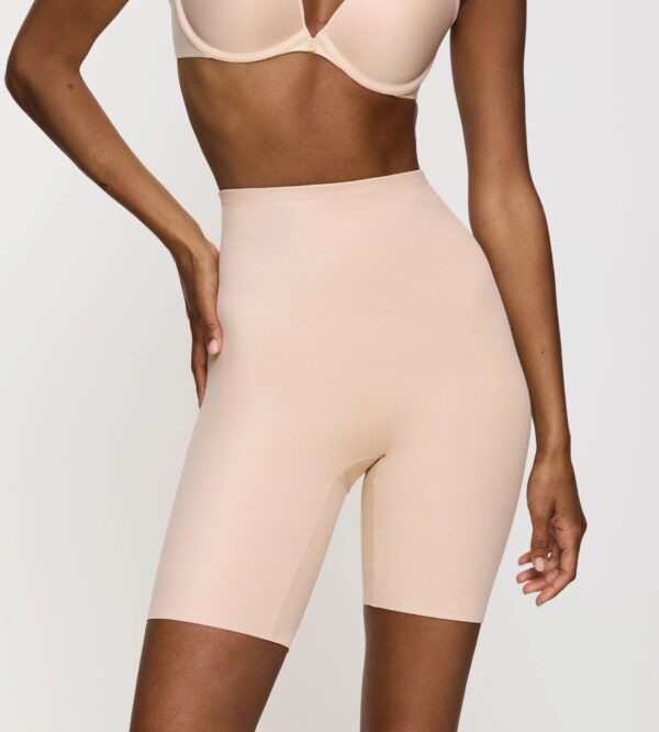מחטב עם רגל מכיל כותנה טריומף Becca Extra High + Cotton Panty L גם במידות גדולות